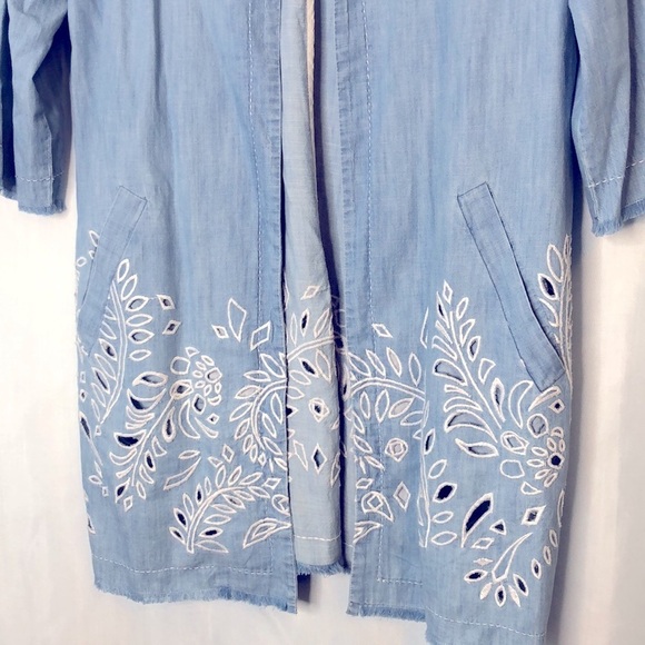 CHICO'S WOMENS CHAMBRAY BLUE RAW HEM EYELET OPEN FRONT KIMONO Size 1 (M) - Picture 8 of 16